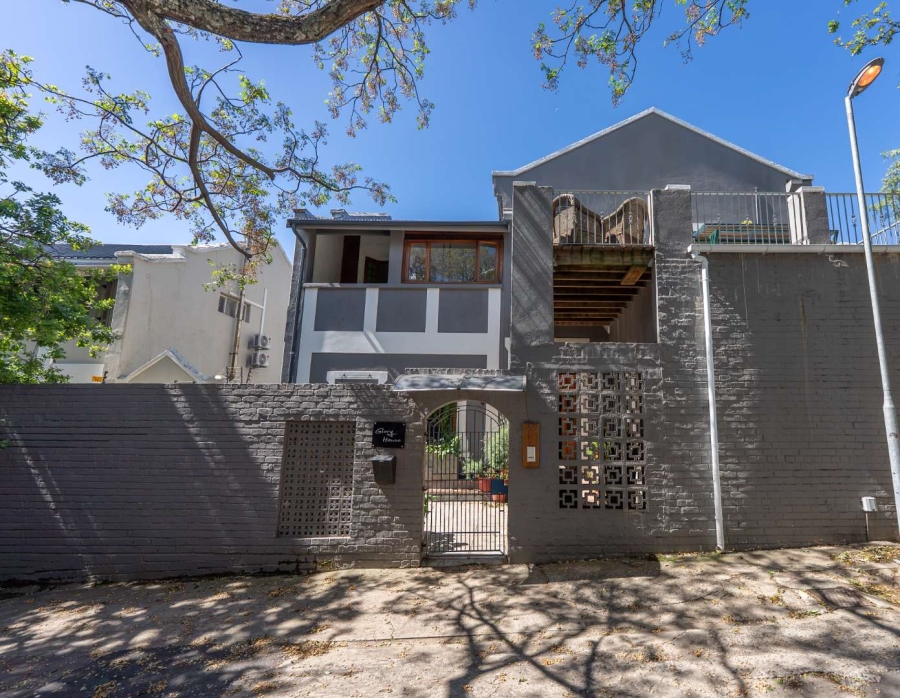 7 Bedroom Property for Sale in Oranjezicht Western Cape